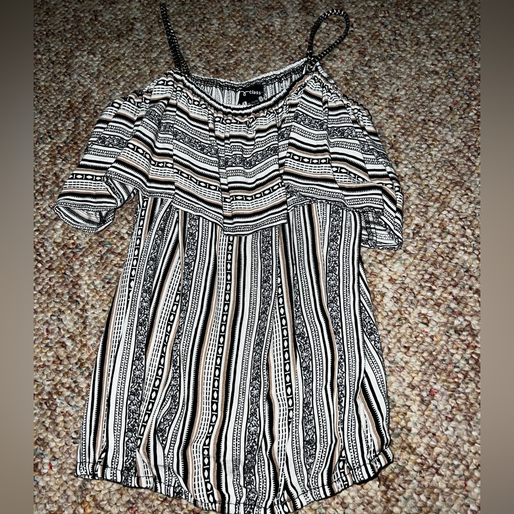 Class kids extra large XL 14-16 tank top white, gold, black ruffle top